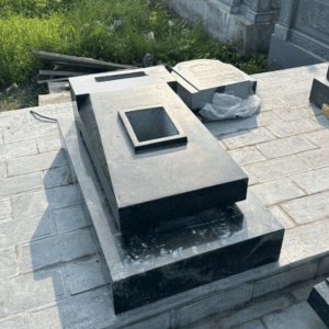Mộ đá granite - Mẫu 23